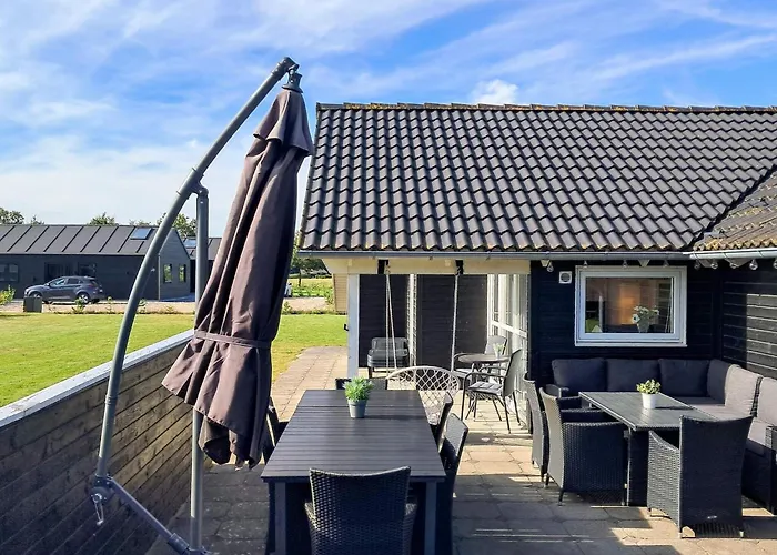 Luxury Lakeside Retreat - By Traum Holiday home