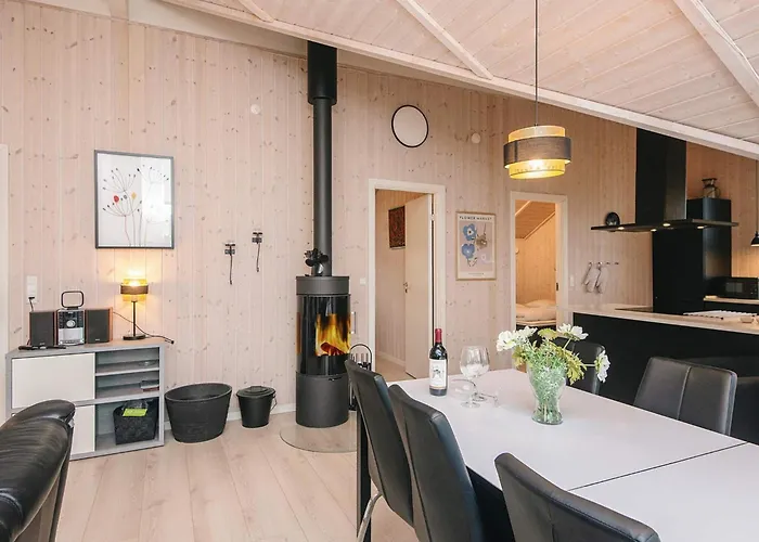 Luxury Lakeside Retreat - By Traum Semesterbostad Ansager
